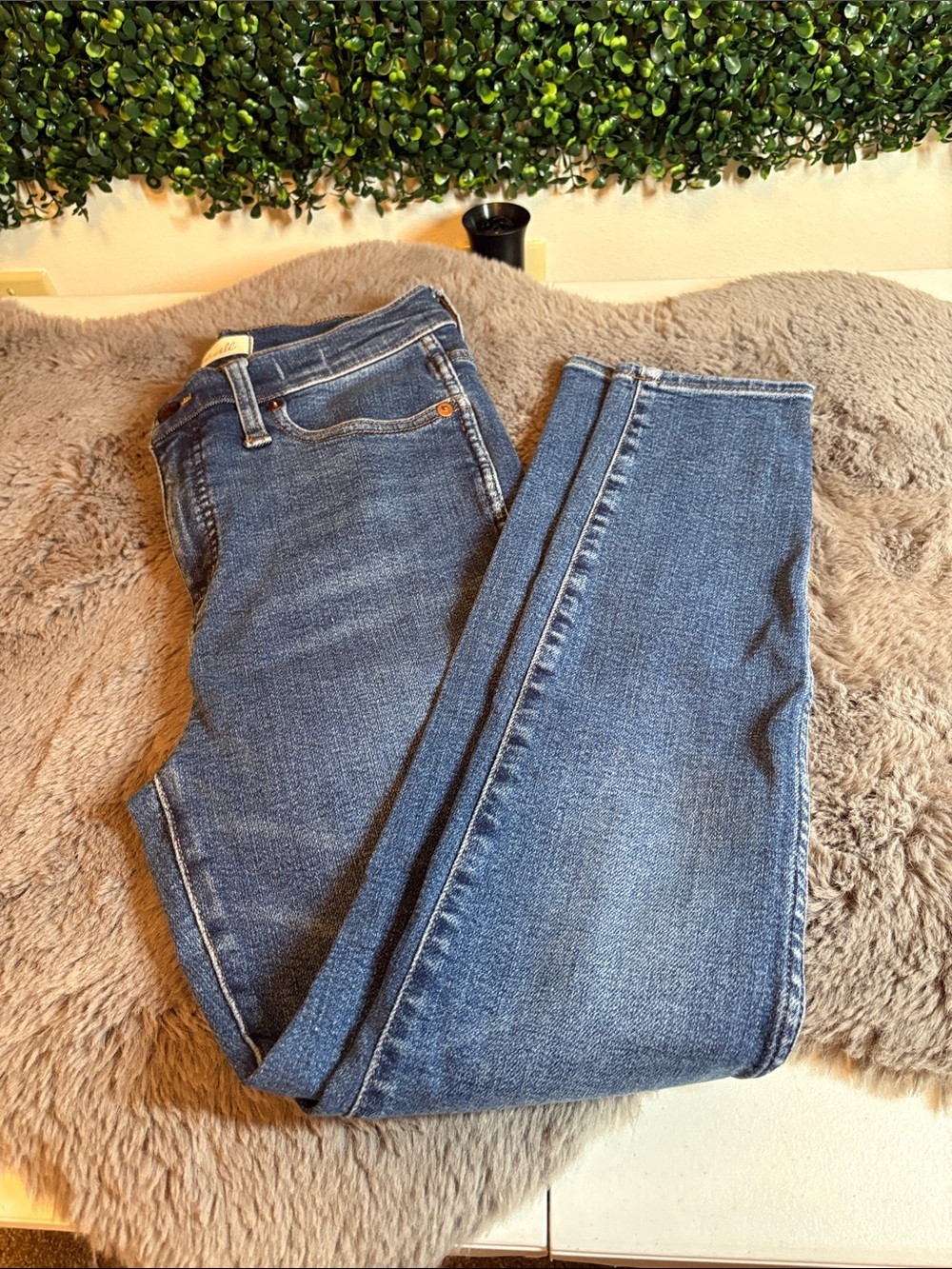 Madewell Women's Skinny Jeans in Mid Blue Wash Size 26P